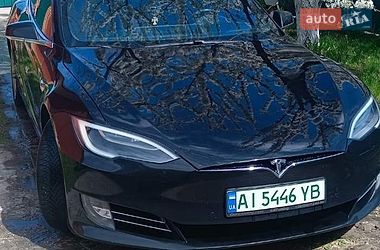 Лифтбек Tesla Model S 2016 в Киеве