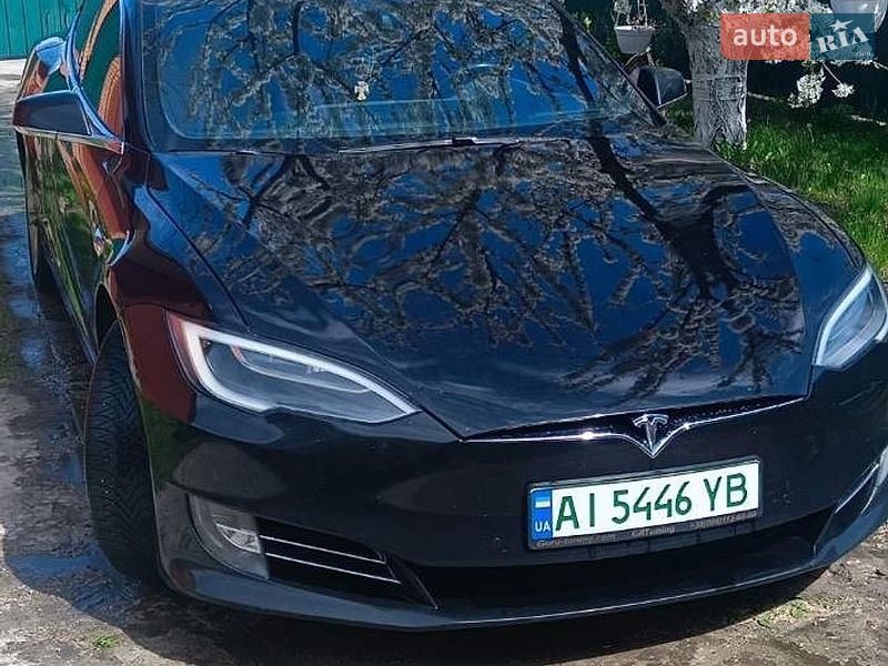 Лифтбек Tesla Model S 2016 в Киеве