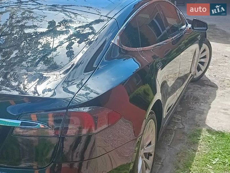 Ліфтбек Tesla Model S 2016 в Києві фото 5 Ліфтбек Tesla Model S 2016 в Києві