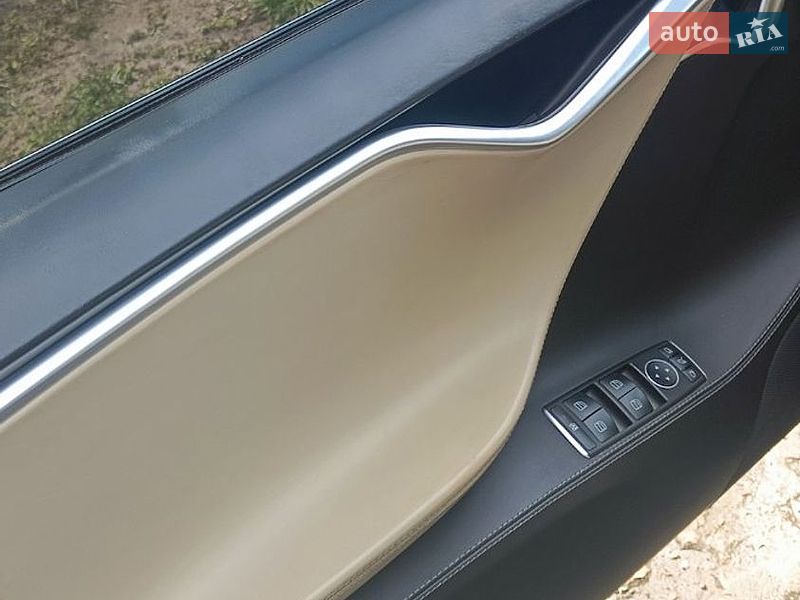 Ліфтбек Tesla Model S 2016 в Києві фото 8 Ліфтбек Tesla Model S 2016 в Києві