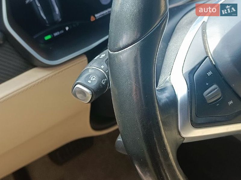 Лифтбек Tesla Model S 2016 в Киеве