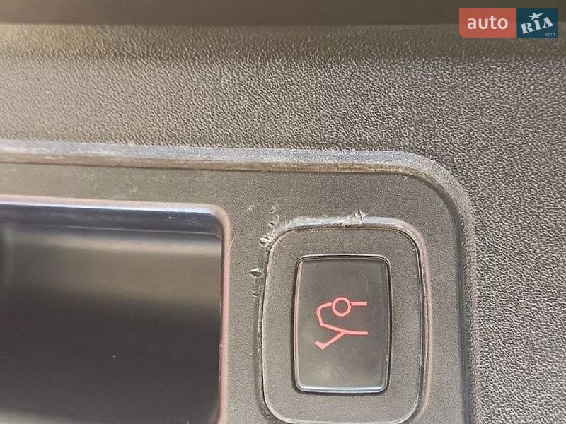 Лифтбек Tesla Model S 2016 в Киеве