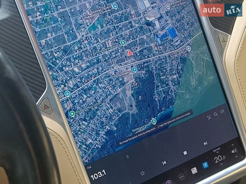 Лифтбек Tesla Model S 2016 в Киеве
