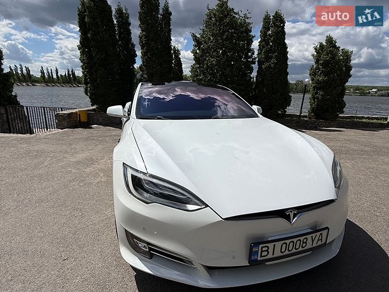 Лифтбек Tesla Model S 2018 в Кропивницком