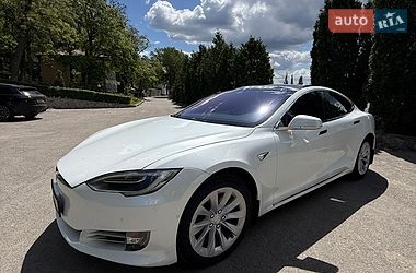 Лифтбек Tesla Model S 2018 в Кропивницком