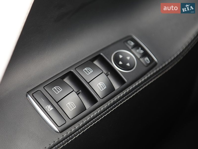 Лифтбек Tesla Model S 2019 в Харькове