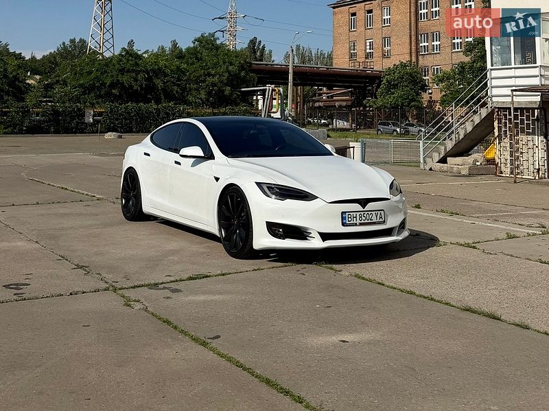 Лифтбек Tesla Model S 2019 в Одессе