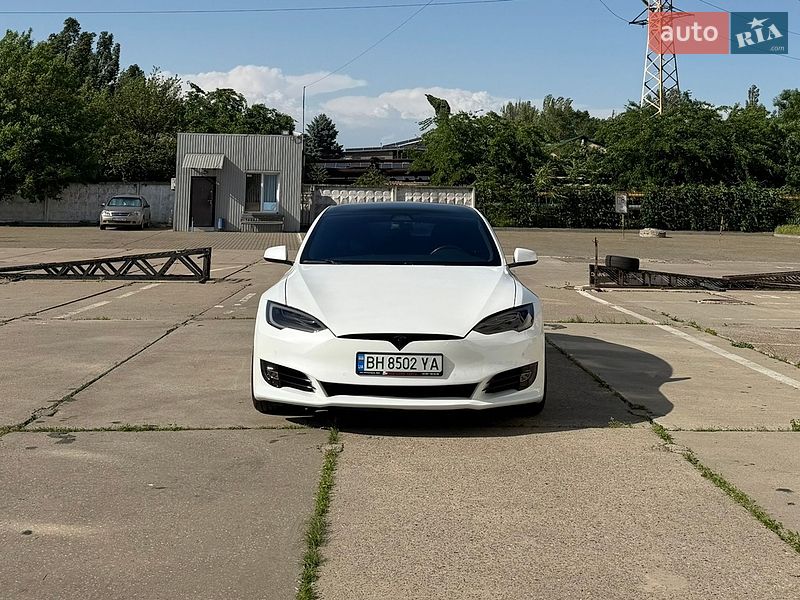 Лифтбек Tesla Model S 2019 в Одессе