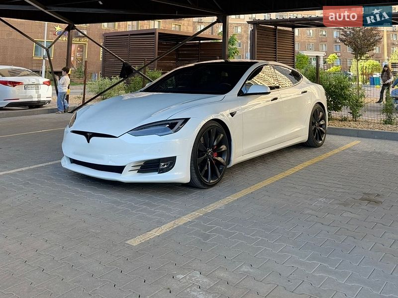 Лифтбек Tesla Model S 2019 в Одессе