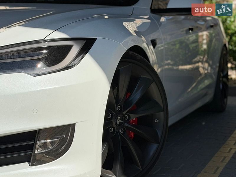Лифтбек Tesla Model S 2019 в Одессе