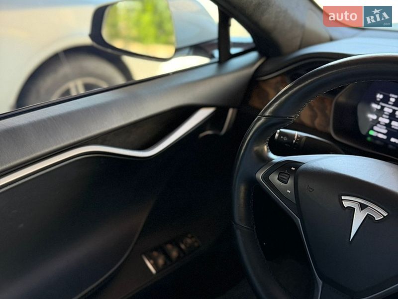 Лифтбек Tesla Model S 2019 в Одессе