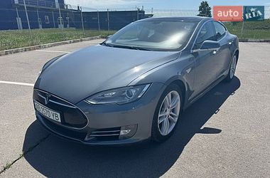 Лифтбек Tesla Model S 2013 в Виннице