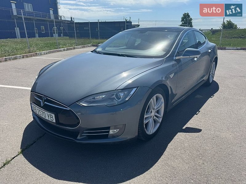 Лифтбек Tesla Model S 2013 в Виннице