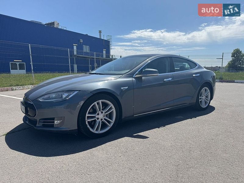 Лифтбек Tesla Model S 2013 в Виннице
