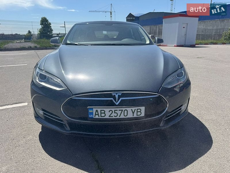 Лифтбек Tesla Model S 2013 в Виннице
