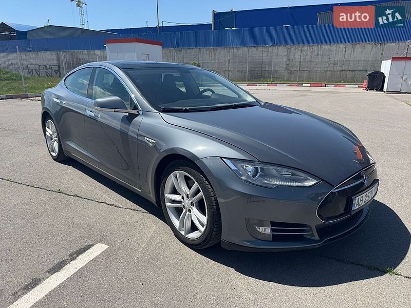 Лифтбек Tesla Model S 2013 в Виннице