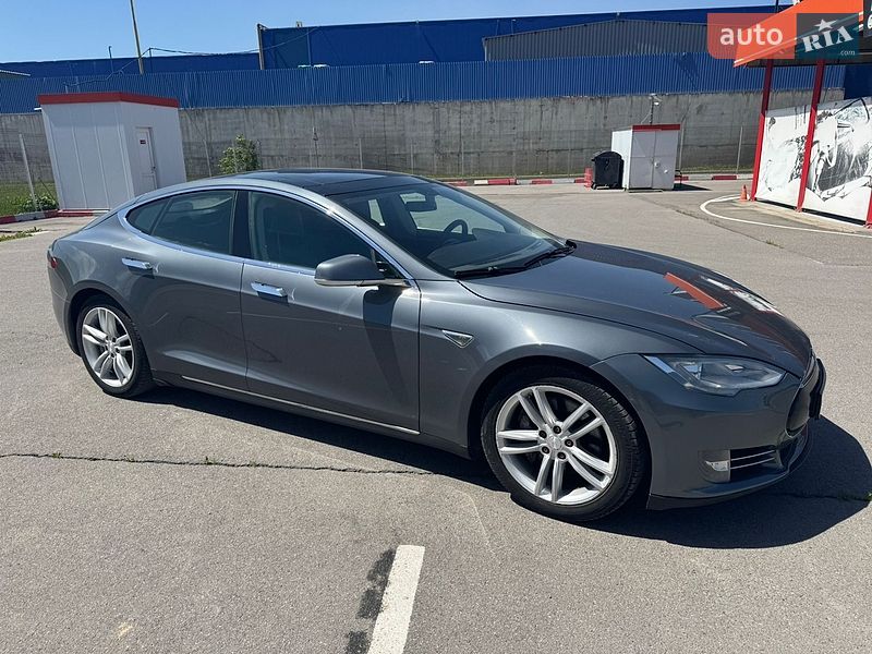 Лифтбек Tesla Model S 2013 в Виннице