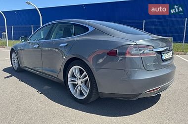 Лифтбек Tesla Model S 2013 в Виннице