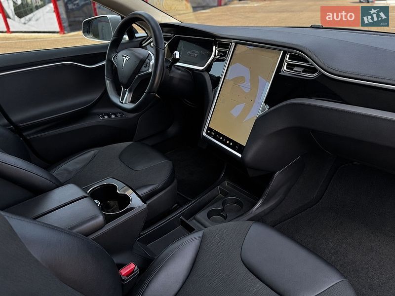Лифтбек Tesla Model S 2013 в Виннице