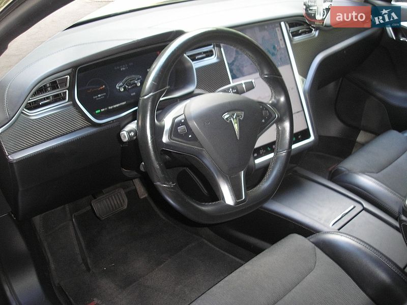 Лифтбек Tesla Model S 2017 в Нежине
