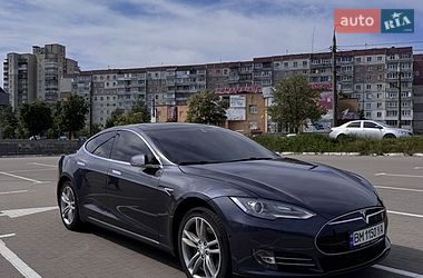 Лифтбек Tesla Model S 2015 в Сумах Лифтбек Tesla Model S 2015 в Сумах