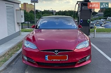 Ліфтбек Tesla Model S 2014 в Львові
