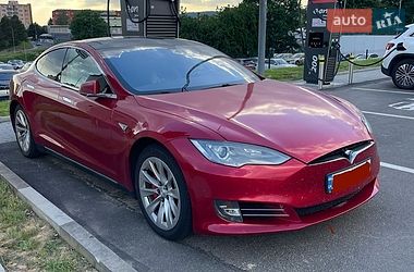 Лифтбек Tesla Model S 2014 в Львове