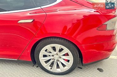 Лифтбек Tesla Model S 2014 в Львове