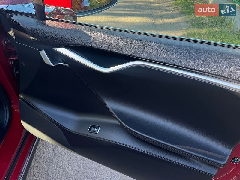 Ліфтбек Tesla Model S 2013 в Одесі