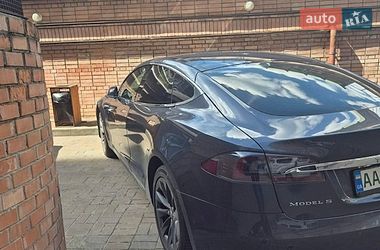Лифтбек Tesla Model S 2018 в Киеве