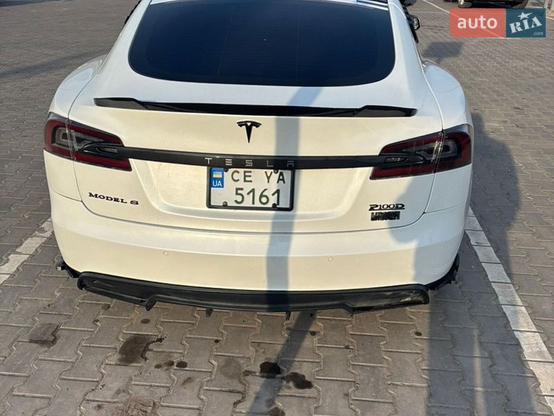 Ліфтбек Tesla Model S 2016 в Заліщиках