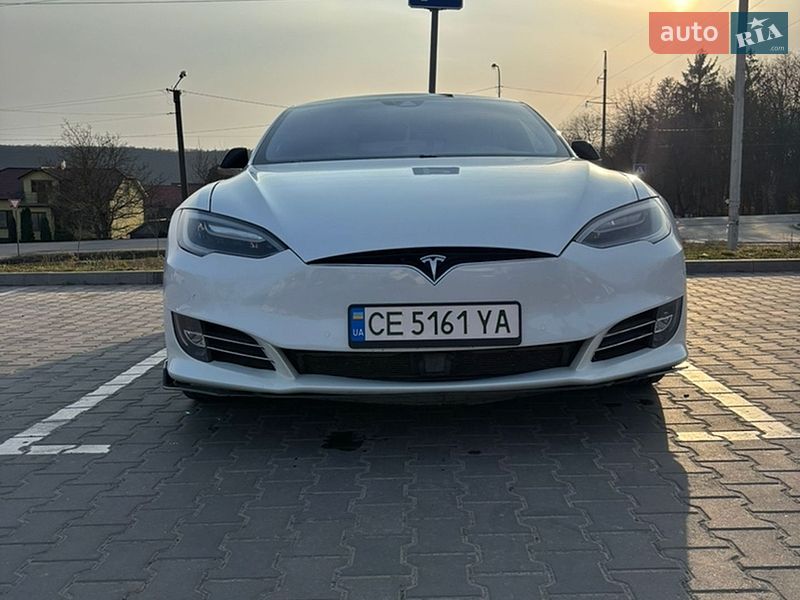 Ліфтбек Tesla Model S 2016 в Заліщиках