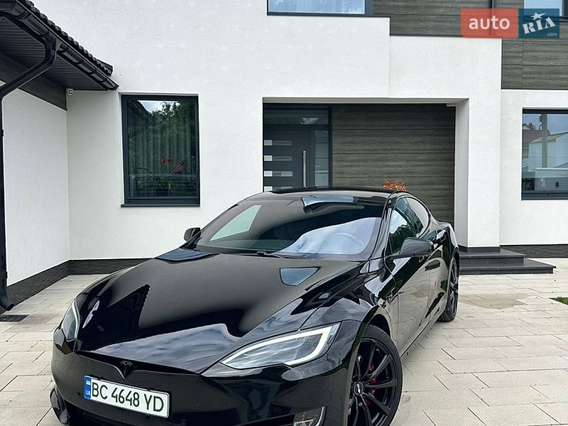 Ліфтбек Tesla Model S 2020 в Львові
