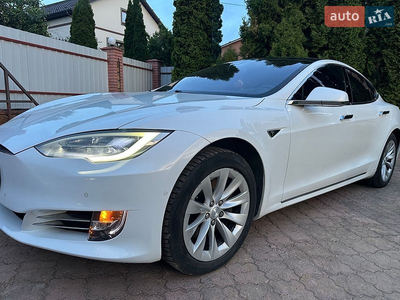 Ліфтбек Tesla Model S 2016 в Вінниці
