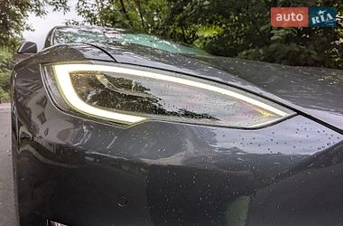 Лифтбек Tesla Model S 2018 в Киеве
