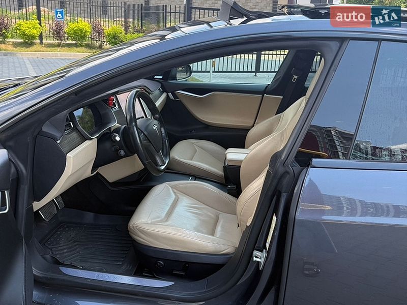 Ліфтбек Tesla Model S 2016 в Луцьку фото 19 Ліфтбек Tesla Model S 2016 в Луцьку