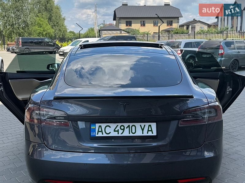 Ліфтбек Tesla Model S 2016 в Луцьку фото 24 Ліфтбек Tesla Model S 2016 в Луцьку