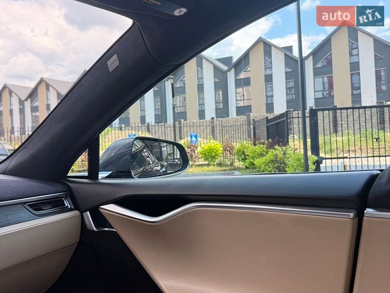 Ліфтбек Tesla Model S 2016 в Луцьку фото 26 Ліфтбек Tesla Model S 2016 в Луцьку