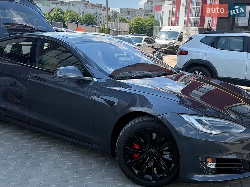Ліфтбек Tesla Model S 2016 в Луцьку фото 33 Ліфтбек Tesla Model S 2016 в Луцьку