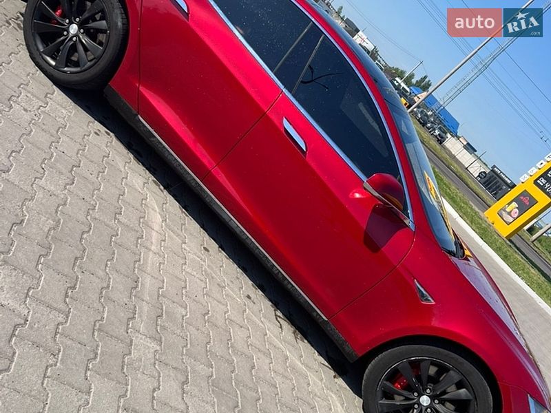 Ліфтбек Tesla Model S 2014 в Луцьку