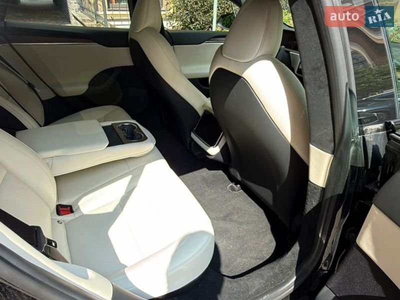 Ліфтбек Tesla Model S 2022 в Києві