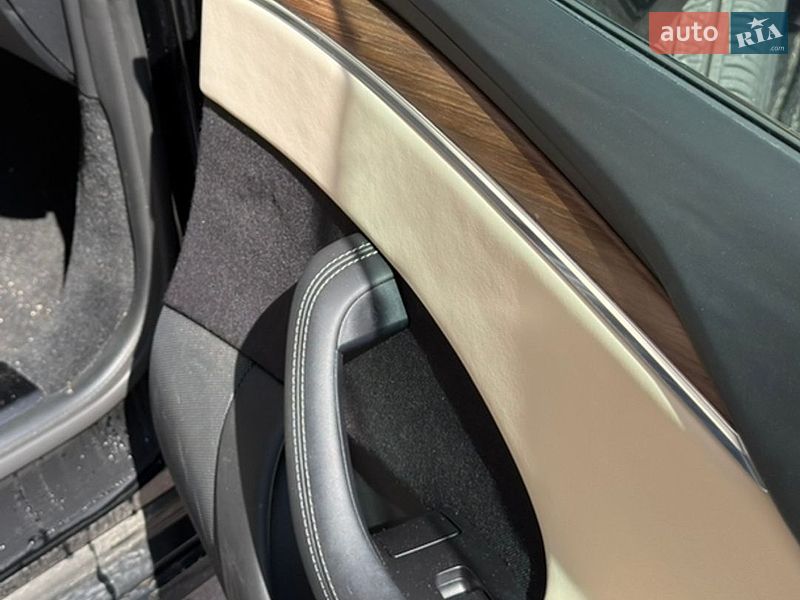 Ліфтбек Tesla Model S 2022 в Києві