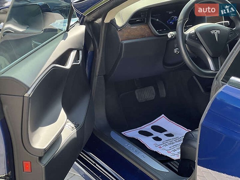 Лифтбек Tesla Model S 2018 в Киеве фото 10 Лифтбек Tesla Model S 2018 в Киеве