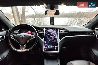 Ліфтбек Tesla Model S 2016 в Києві
