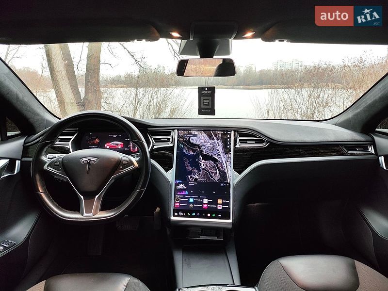Ліфтбек Tesla Model S 2016 в Києві