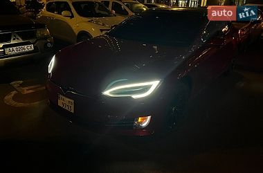 Ліфтбек Tesla Model S 2016 в Києві