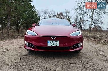 Ліфтбек Tesla Model S 2016 в Києві