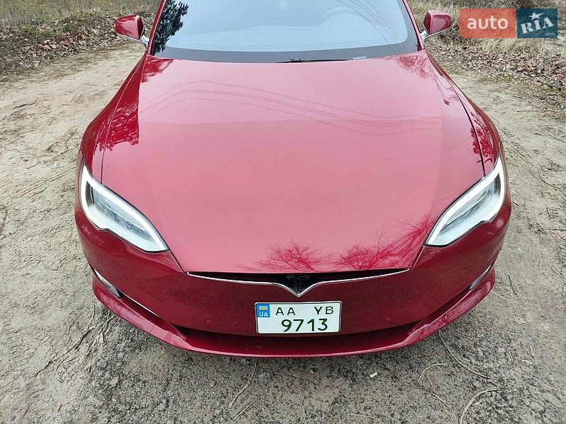 Ліфтбек Tesla Model S 2016 в Києві