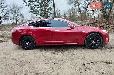 Ліфтбек Tesla Model S 2016 в Києві