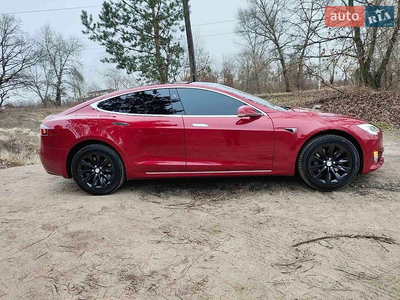Ліфтбек Tesla Model S 2016 в Києві